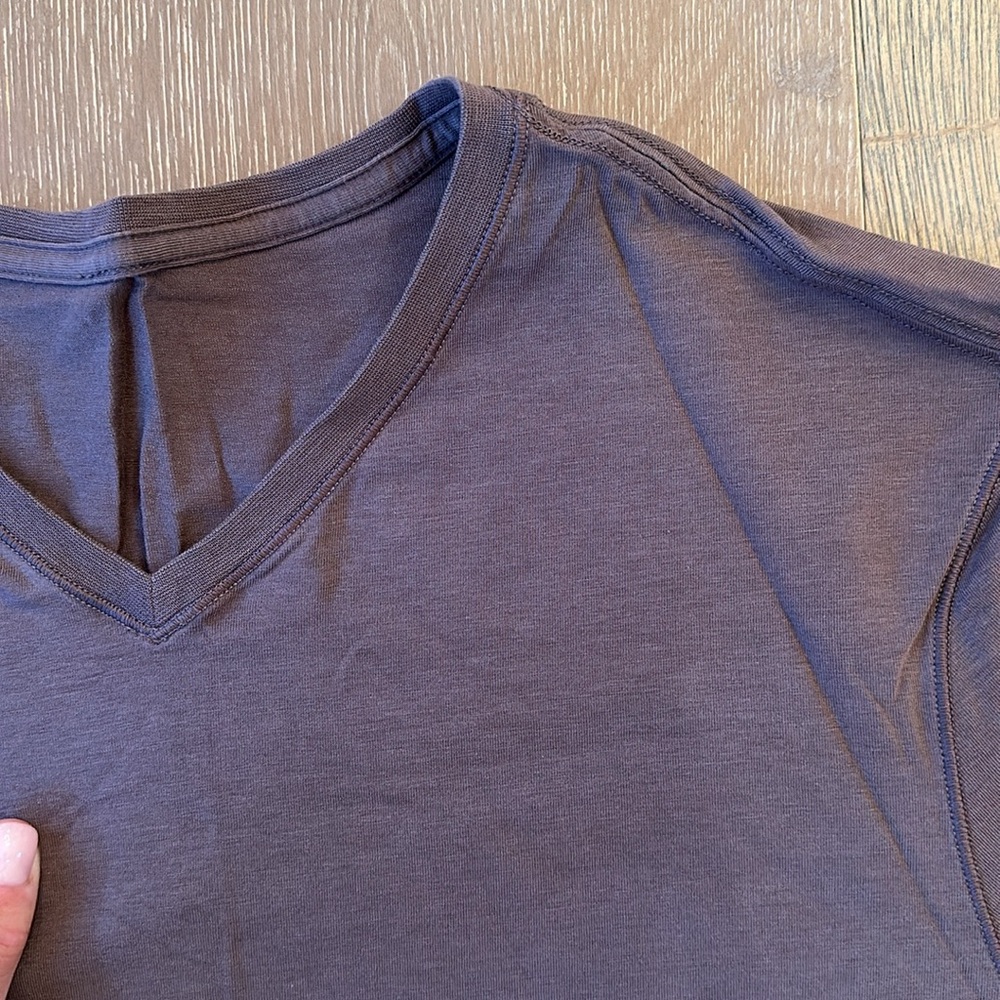 Lululemon V neck T Shirt - Picture 2 of 3